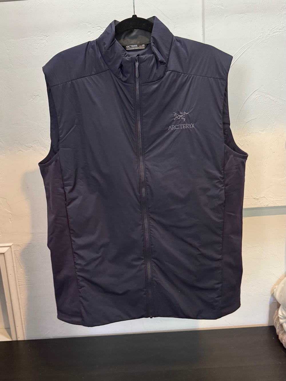 Arc'teryx Atom Vest in Navy Blue - Large